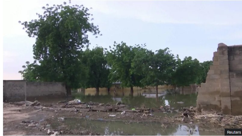 Prisoners flee after Nigeria floods damage jail